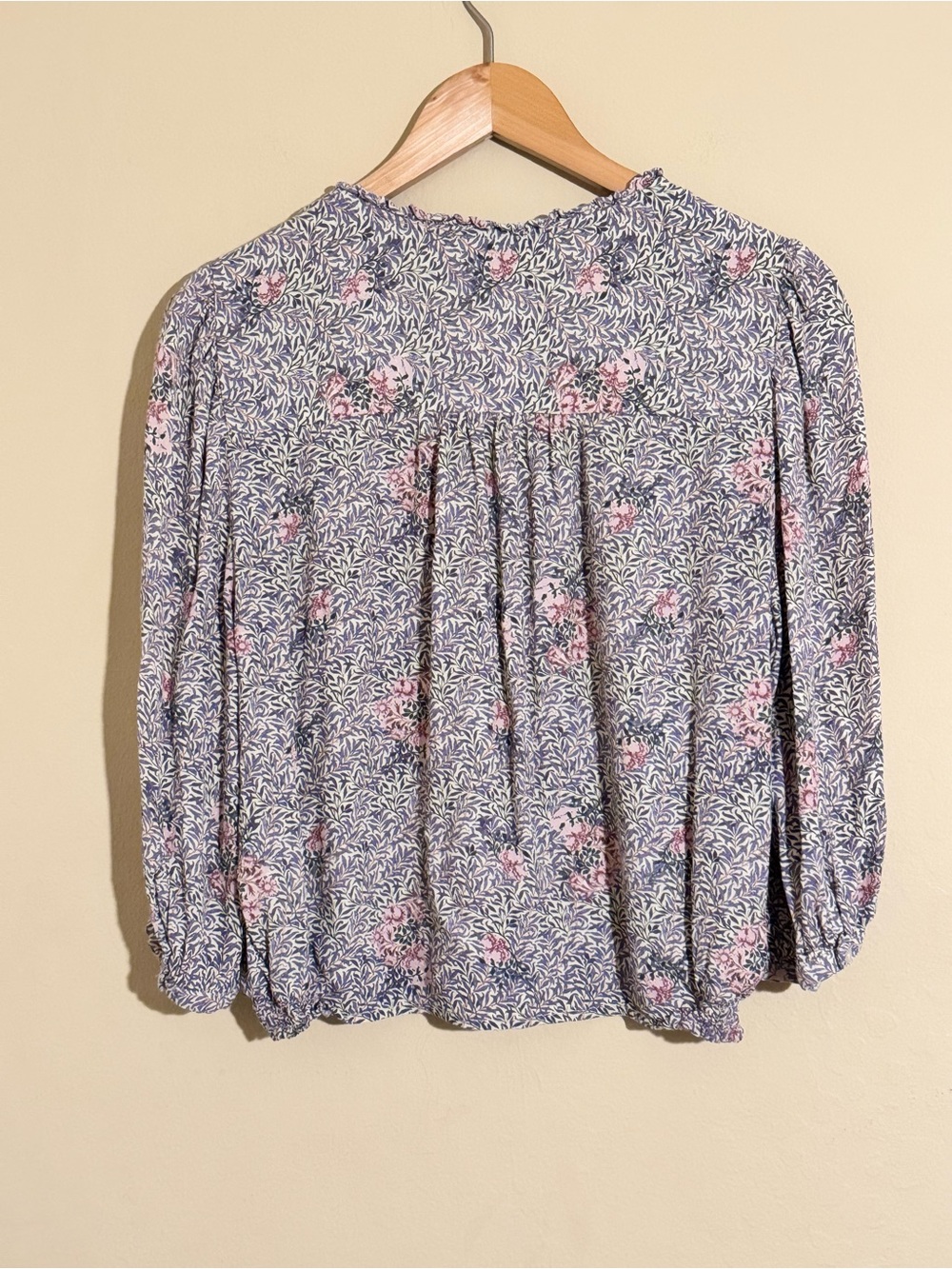 Caroll Paris 3/4 Sleeve Floral V-Neck Blouse size M - Picture 2 of 7